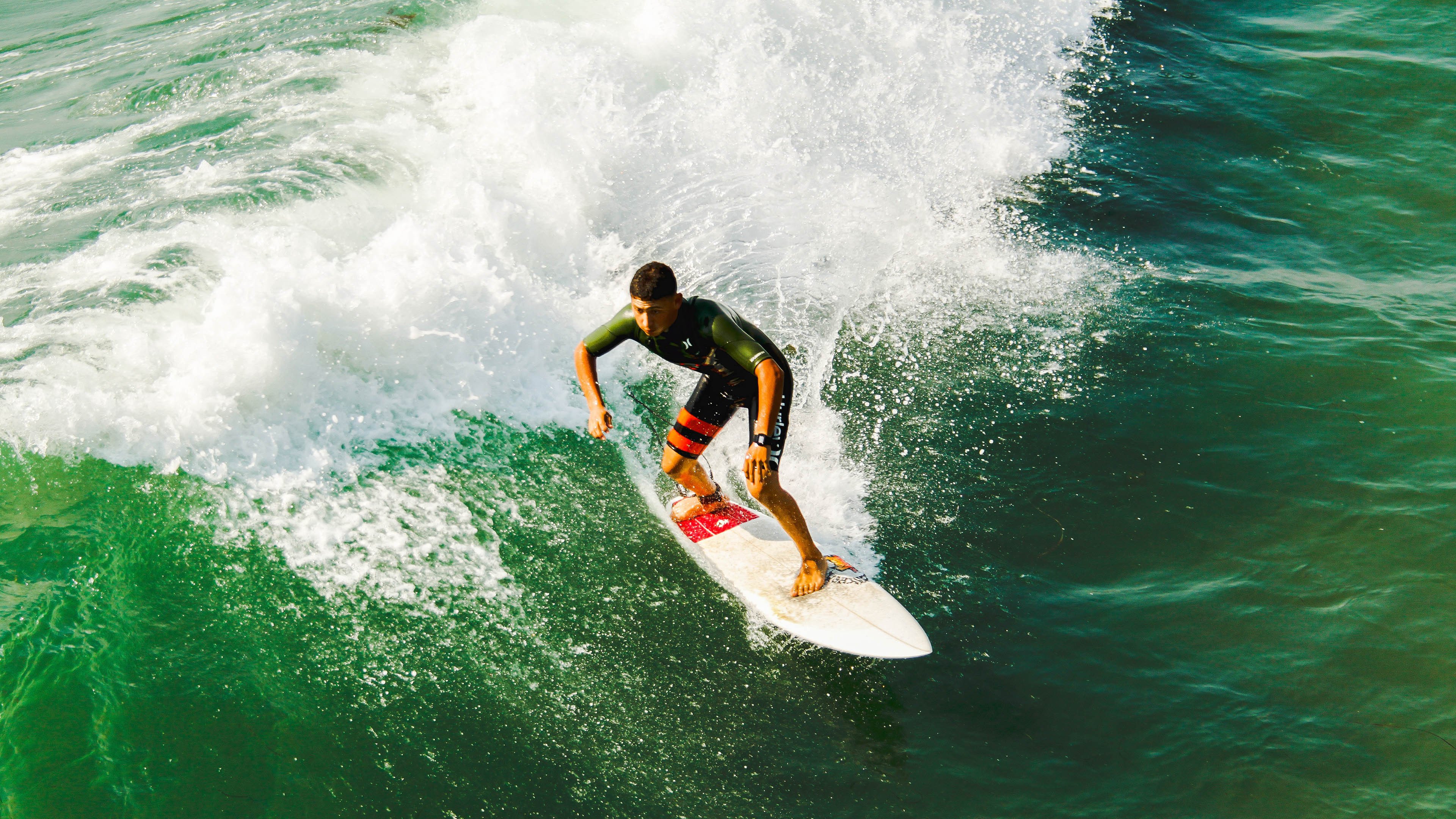 大湾区马拉松创历史最大规模,粤港澳大湾区赛马